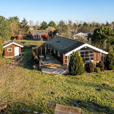 Holiday home Stunning In With Sauna
